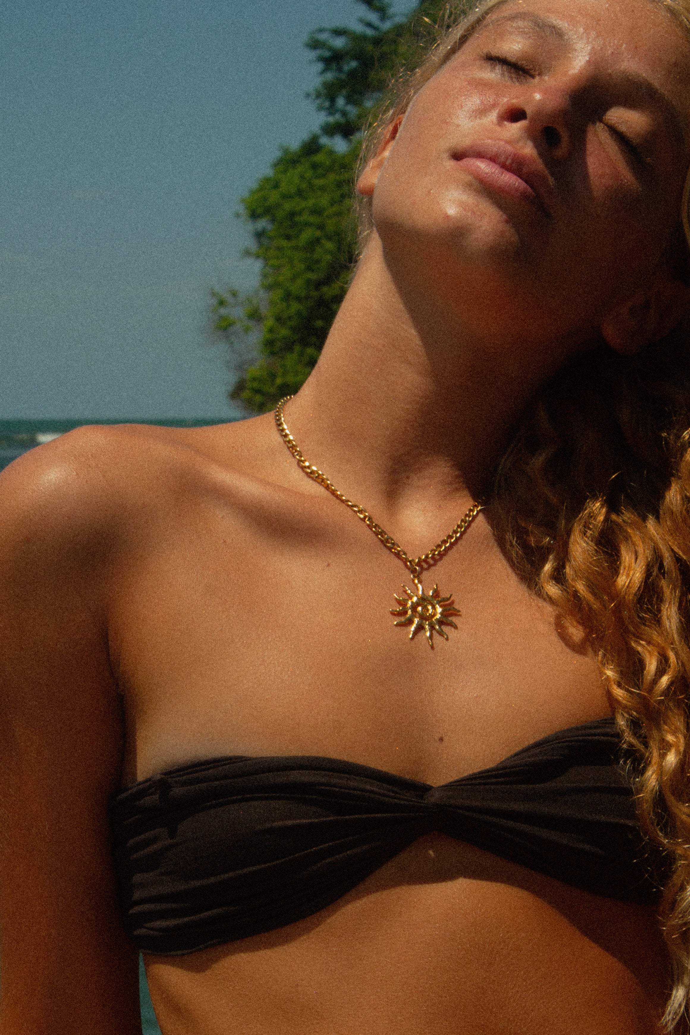 Helia Necklace